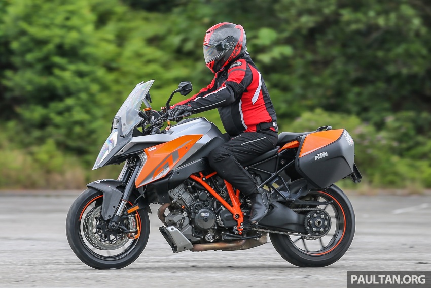 REVIEW: 2017 KTM 1290 Super Duke GT – so, what’s a nice bike like you doing with an engine like this? 635815