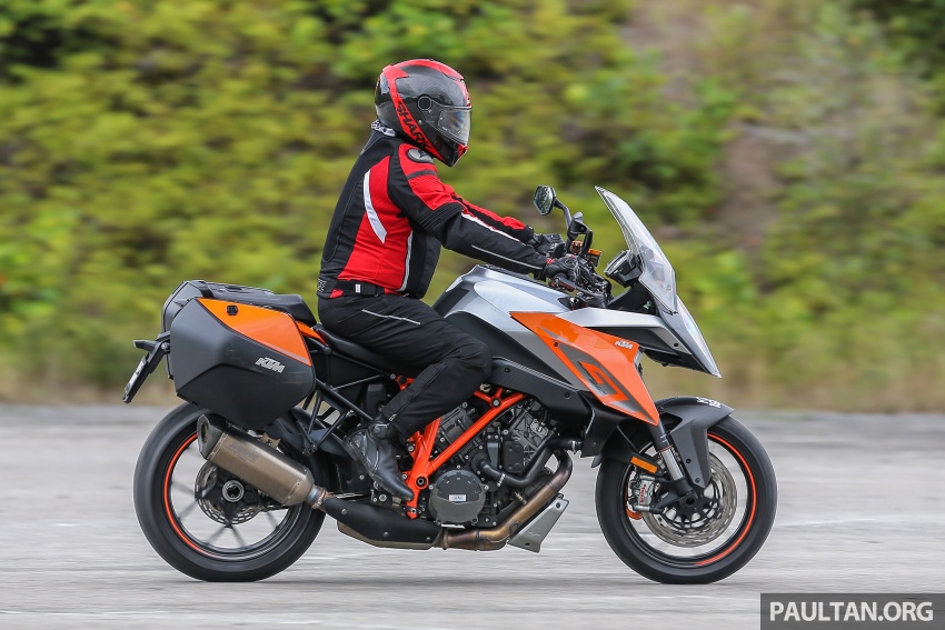 REVIEW: 2017 KTM 1290 Super Duke GT – so, what’s a nice bike like you doing with an engine like this? 635820