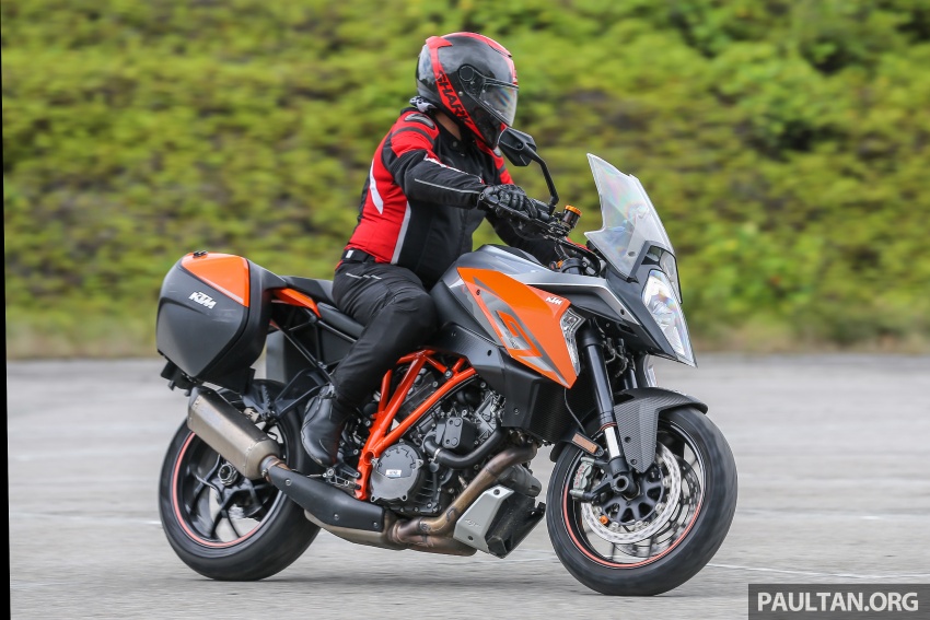 REVIEW: 2017 KTM 1290 Super Duke GT – so, what’s a nice bike like you doing with an engine like this? 635824