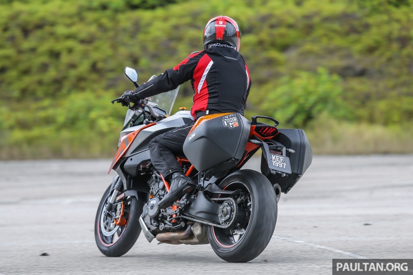 REVIEW: 2017 KTM 1290 Super Duke GT – so, what’s a nice bike like you doing with an engine like this? 635826