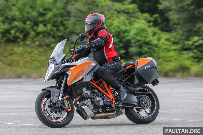 REVIEW: 2017 KTM 1290 Super Duke GT – so, what’s a nice bike like you doing with an engine like this? 635827