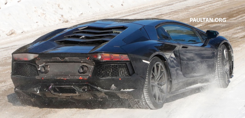 SPIED: Lamborghini Aventador Performante testing 629398
