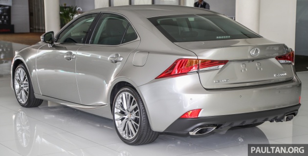 Lexus IS facelift kini di M’sia – 4 varian, dari RM298k, varian hibrid IS 300h kini hingga RM40k lebih murah
