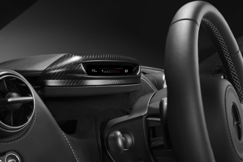 Second-gen McLaren Super Series model to feature Folding Driver Display – two modes available to driver 623859