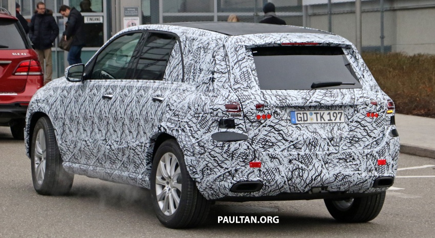 SPIED: Next Mercedes-Benz GLE spotted, with interior 628564