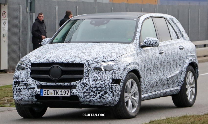 SPIED: Next Mercedes-Benz GLE spotted, with interior 628552