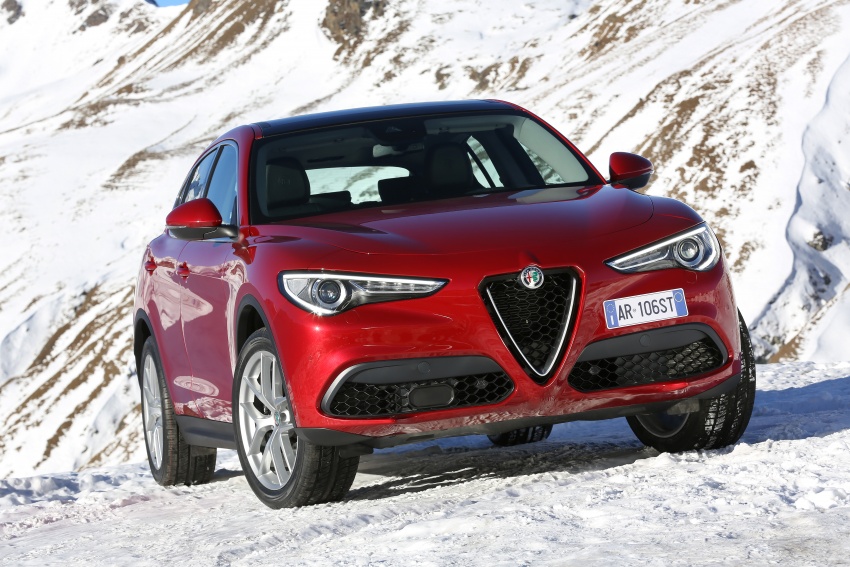 Alfa Romeo Stelvio gains new base engines for EMEA: 200 hp/330 Nm 2.0 petrol and 180 hp/490 Nm 2.2 diesel 639652