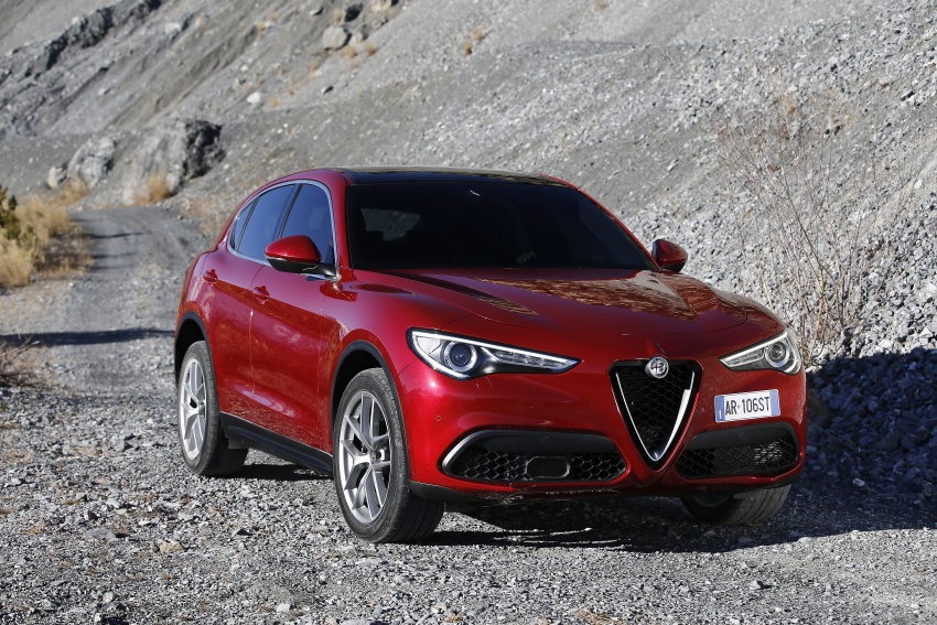 Alfa Romeo Stelvio gains new base engines for EMEA: 200 hp/330 Nm 2.0 petrol and 180 hp/490 Nm 2.2 diesel 639671