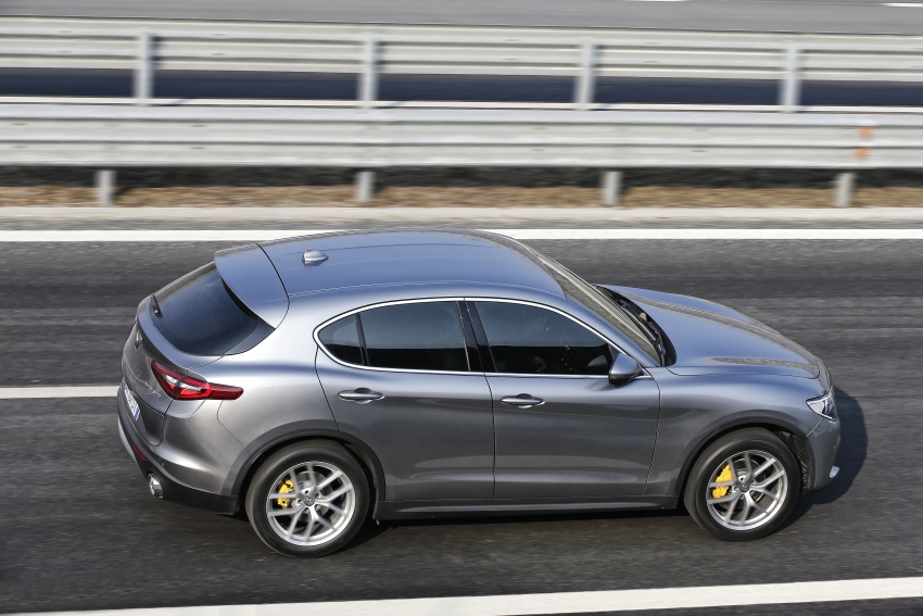 Alfa Romeo Stelvio gains new base engines for EMEA: 200 hp/330 Nm 2.0 petrol and 180 hp/490 Nm 2.2 diesel 639705