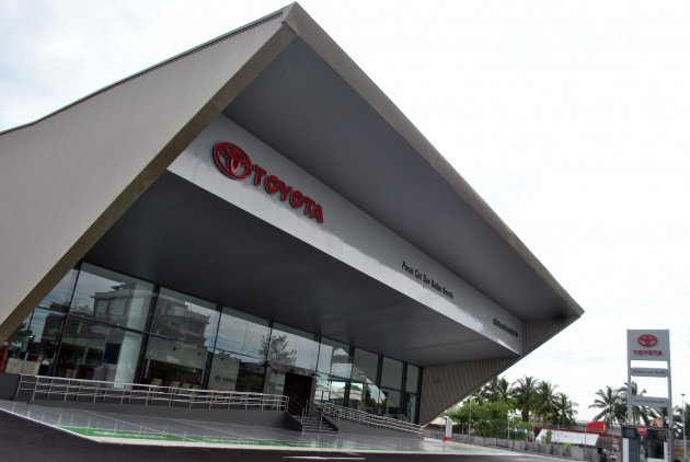 UMW Toyota buka pusat cat dan badan di Kuching