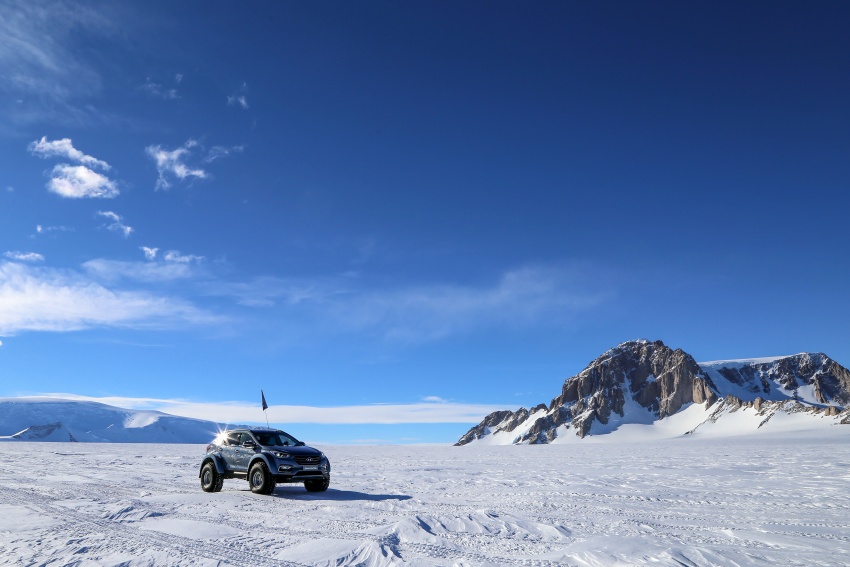 Hyundai Santa Fe survives trip across the Antarctic 650361