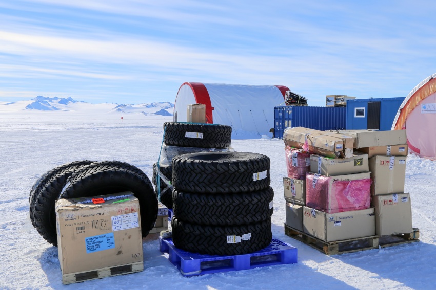 Hyundai Santa Fe survives trip across the Antarctic 650369