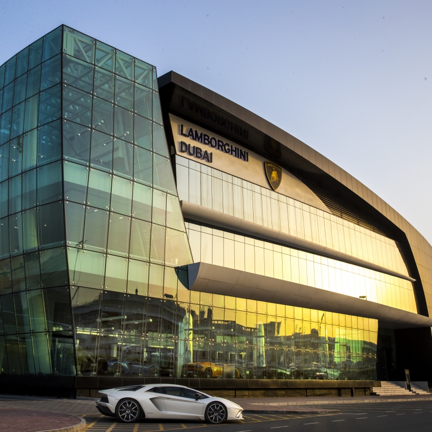 World’s largest Lamborghini showroom now in Dubai 652455