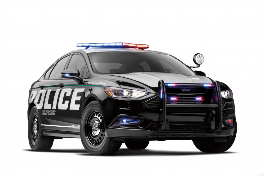 Ford Police Responder Hybrid Sedan – industry first 643219