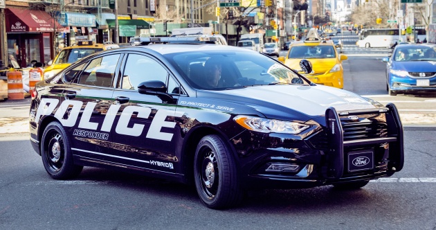 Ford Police Responder Hybrid Sedan – industry first
