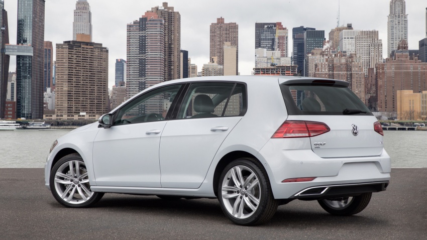 VW bakal pamer barisan Golf 2018 di New York 643346