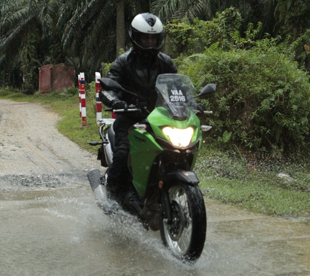 Ride impression: 2017 Kawasaki Versys X-250 – dual-purpose touring comes down to the quarter-litre class