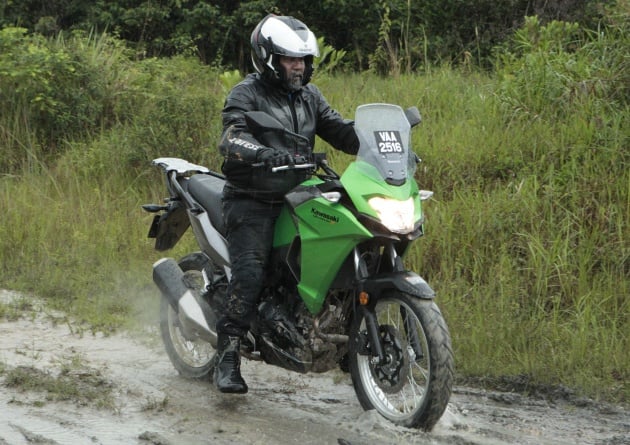 Ride impression: 2017 Kawasaki Versys X-250 – dual-purpose touring comes down to the quarter-litre class