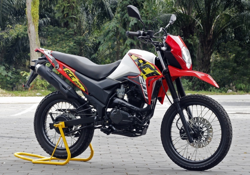 Demak perkenalkan lapan model motosikal baru bagi 2017, serta tambahan tiga model kenderaan komersial 661341