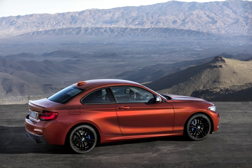 F22 BMW 2 Series Coupe and Convertible facelifted 656883