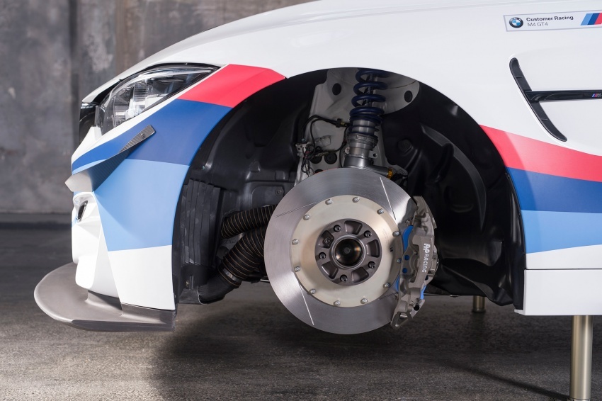 BMW M4 GT4 – kereta lumba yang sudah mula dijual, akan diuji dalam perlumbaan 24 jam di Nurburgring 664470