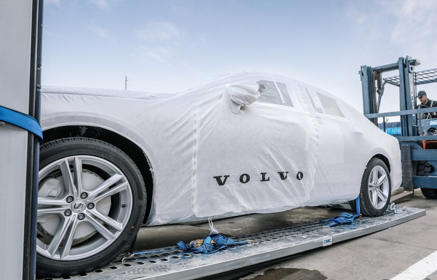 Volvo begins China-built S90 export to Europe via rail 666700