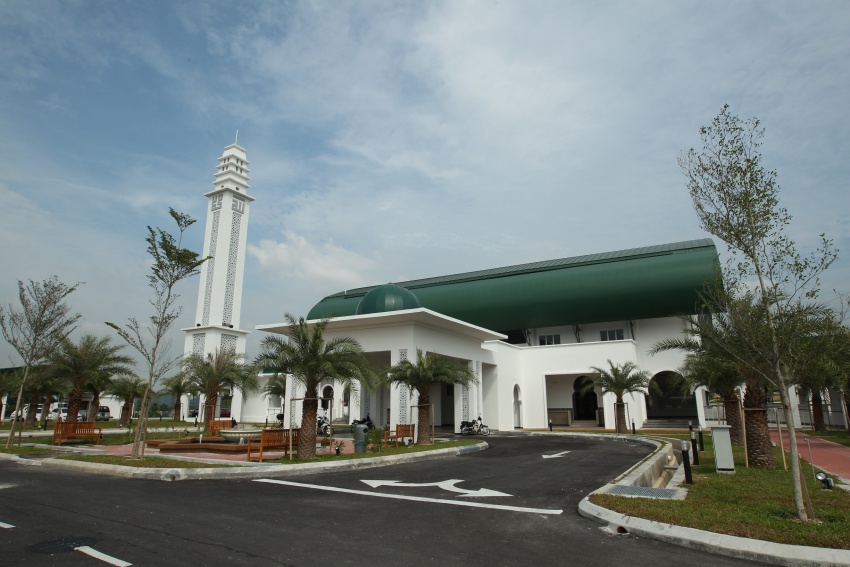 Masjid Perodua dirasmikan oleh Sultan Selangor – mampu menampung 3,000 jemaah dalam satu masa 658060