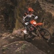 KTM keluarkan motosikal enduro berenjin dua lejang suntikan bahan api – pertama di dunia untuk produksi