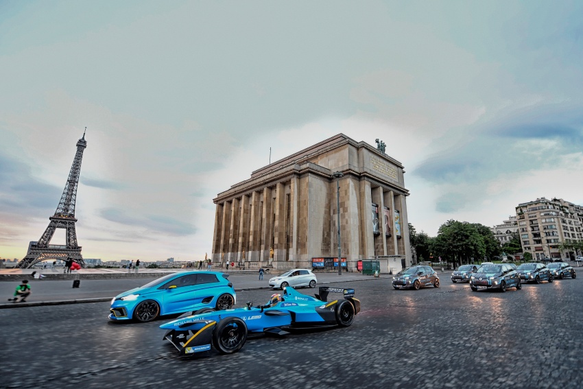 VIDEO: Renault Zoe e-Sport, Z.E. 16 race car in Paris 661095