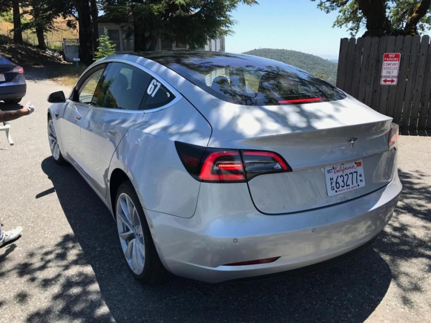 SPIED: Best view of the Tesla Model 3 interior so far 666339