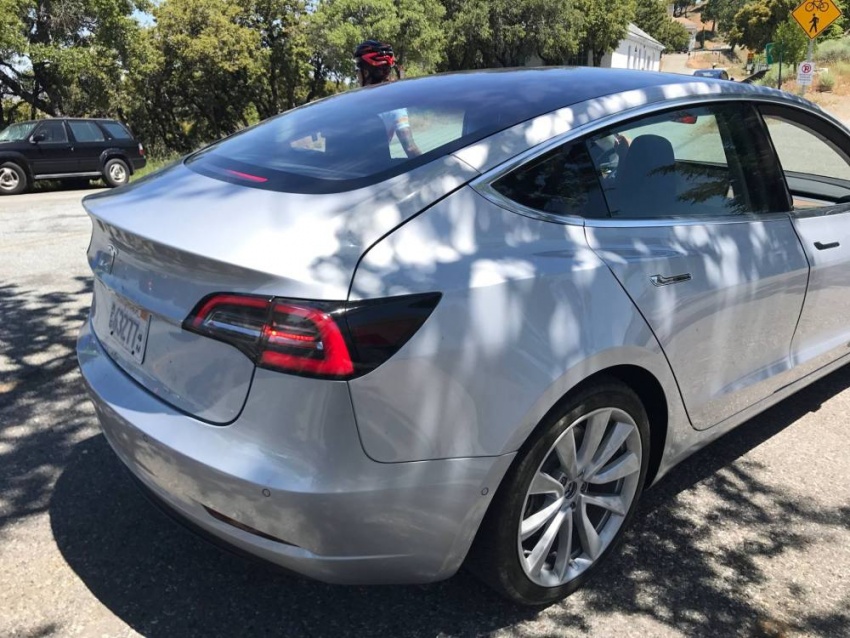 SPIED: Best view of the Tesla Model 3 interior so far 666343