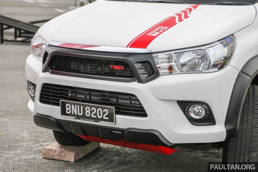 GALLERY: Toyota Hilux 2.4G with TRD accessories 658186