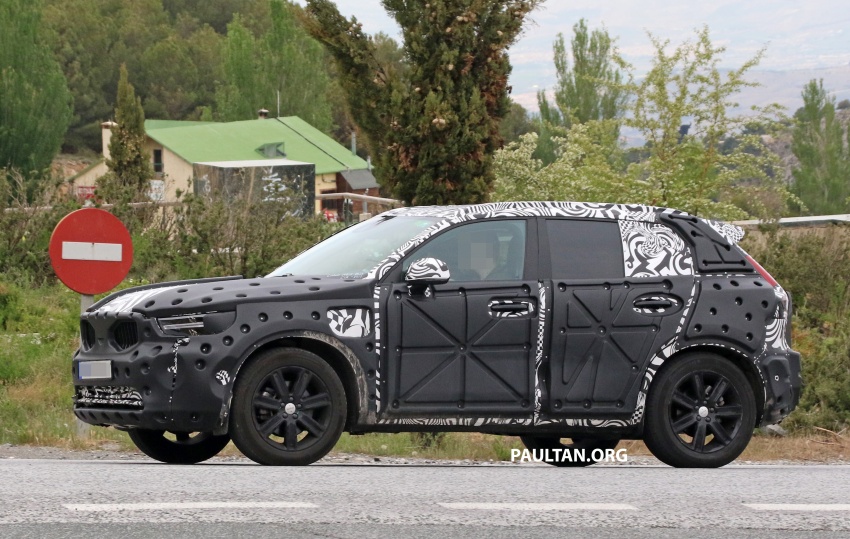 SPIED: Volvo XC40 – interior seen for the first time 661528