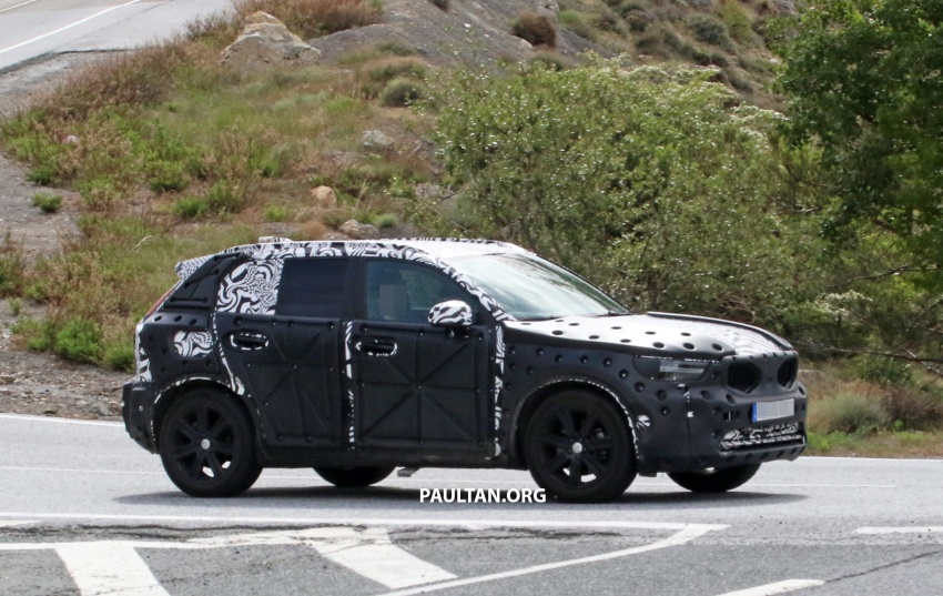 SPIED: Volvo XC40 – interior seen for the first time 661520