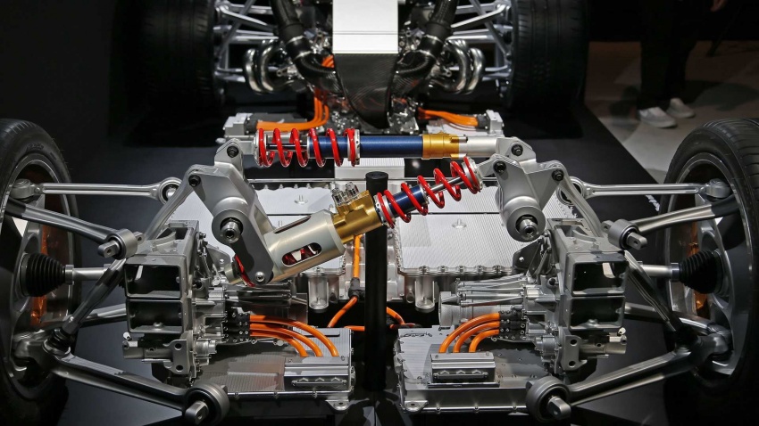 Merc-AMG Project One drivetrain – four electric motors Image #665255