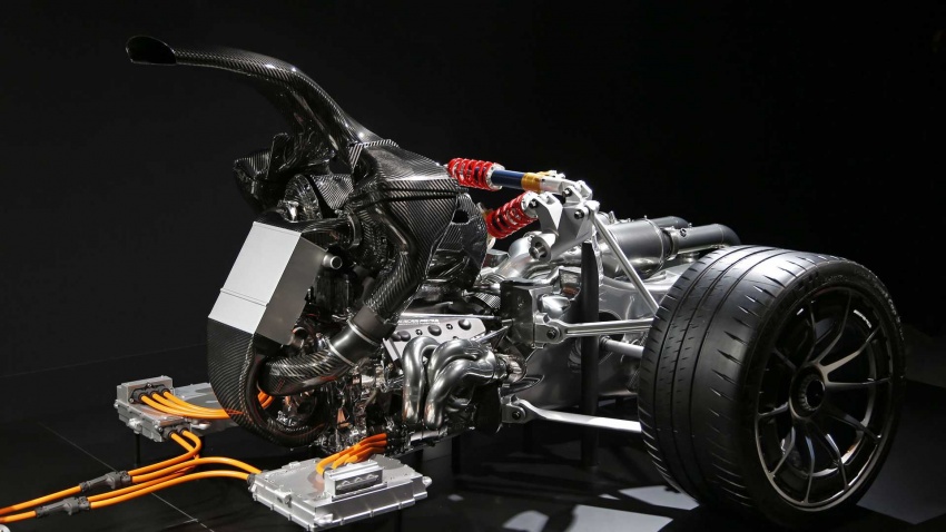 Merc-AMG Project One drivetrain – four electric motors Image #665257
