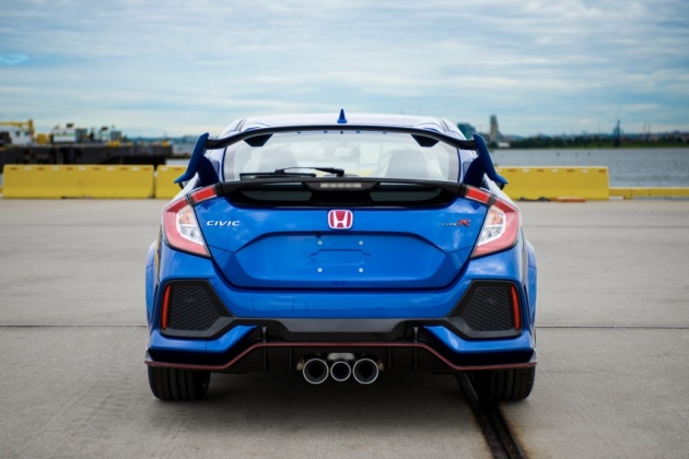 Honda Civic Type R – mengapa ada tiga corong ekzos?