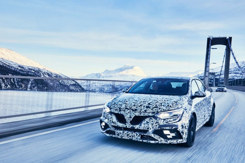Renault Megane RS shown testing out in the cold 672319