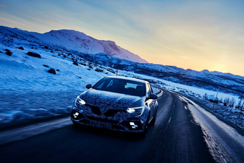 Renault Megane RS shown testing out in the cold 672323