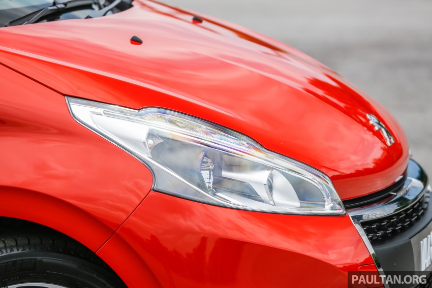 FIRST DRIVE: Peugeot 208 and 2008 1.2L PureTech 675563