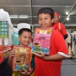 Proton Kasih Ramadan – new clothes sponsored to widows and orphans of company’s former employees