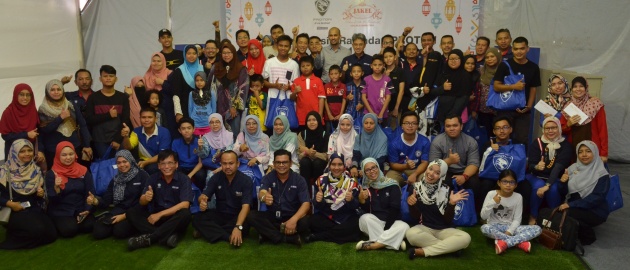 Proton Kasih Ramadan – new clothes sponsored to widows and orphans of company’s former employees