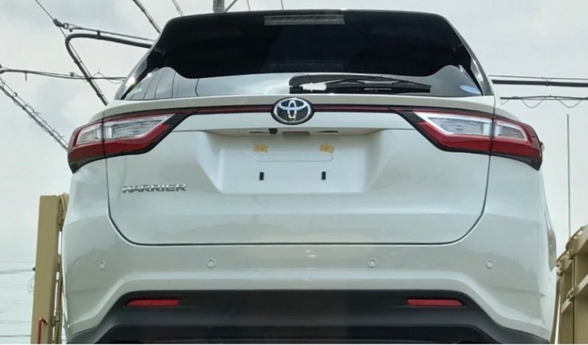 Toyota Harrier facelift spotted undisguised in Japan 669198
