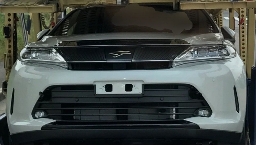 Toyota Harrier facelift spotted undisguised in Japan 669190