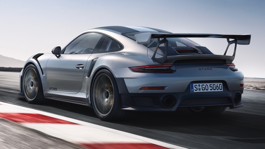Porsche 911 GT2 RS is most powerful 911 ever: 700 hp 678387