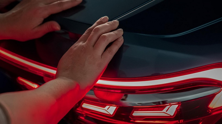 2018 Audi A8 gets “touched” in new set of teasers 679464