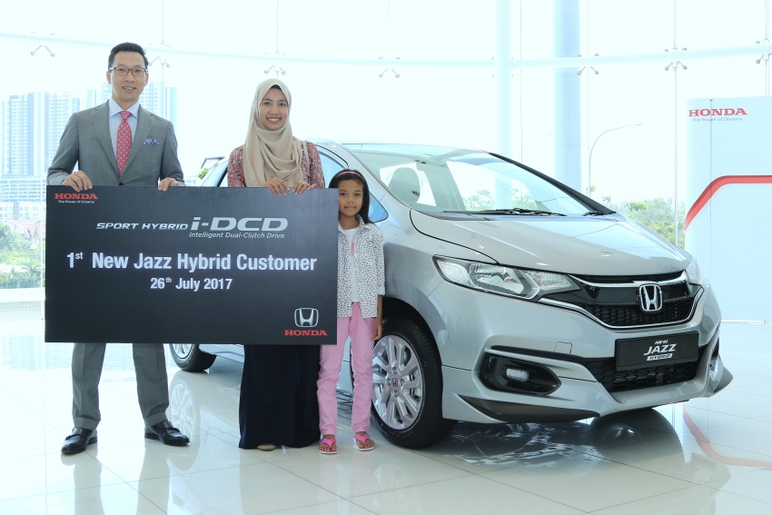 Honda Malaysia celebrates first Jazz Hybrid delivery 688732