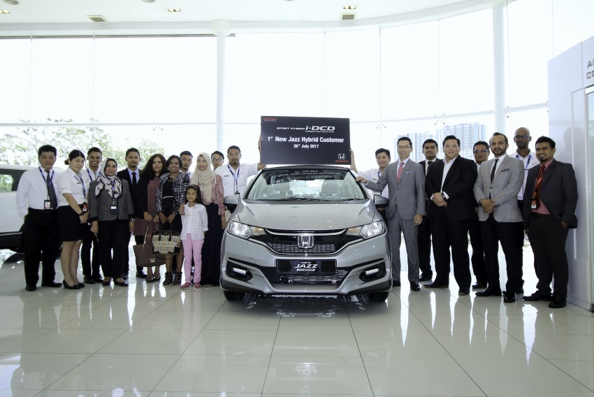 Honda Malaysia celebrates first Jazz Hybrid delivery 688735
