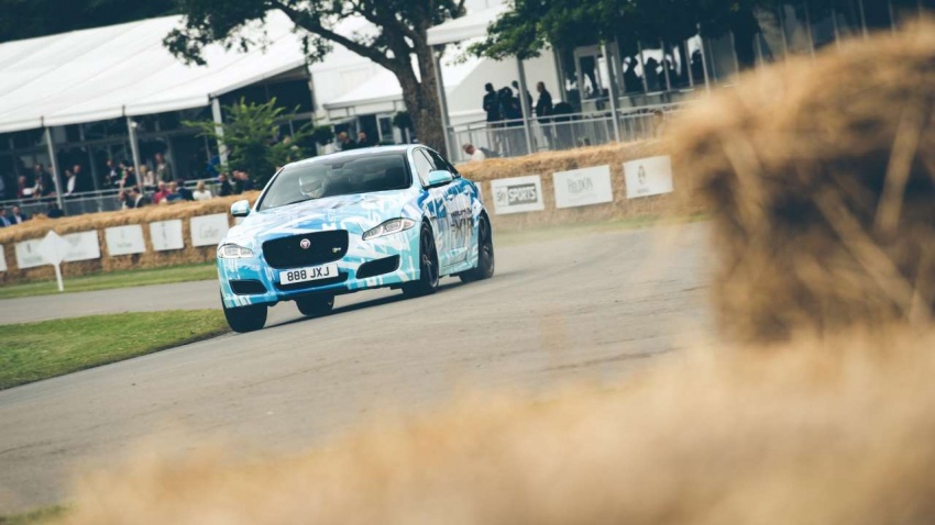 Jaguar XJR with 575 PS teased at Goodwood FoS 678611