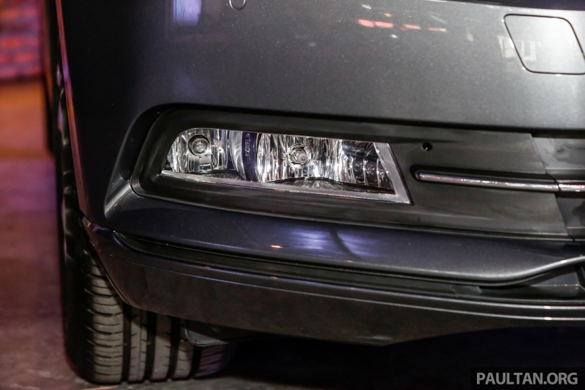 Volkswagen Passat Trendline Plus, Comfortline Plus – larger wheels, window tint, up to RM15k cheaper 686375